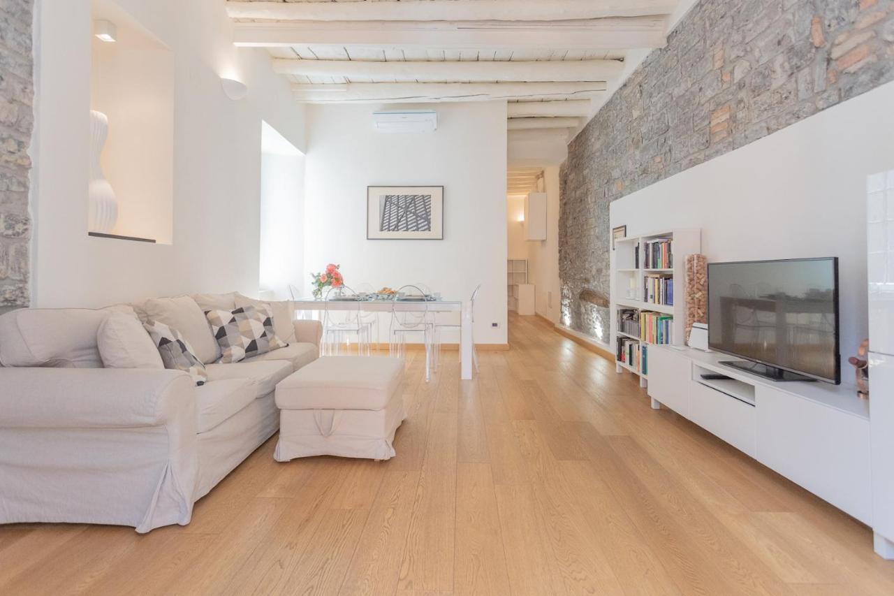 Wine Not In Centre Apartment *